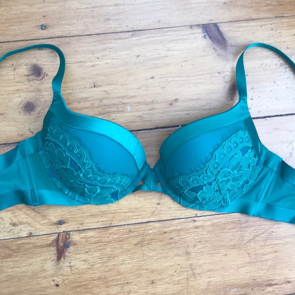 victoria secret pushup bra - 34D - Picture 1 of 3